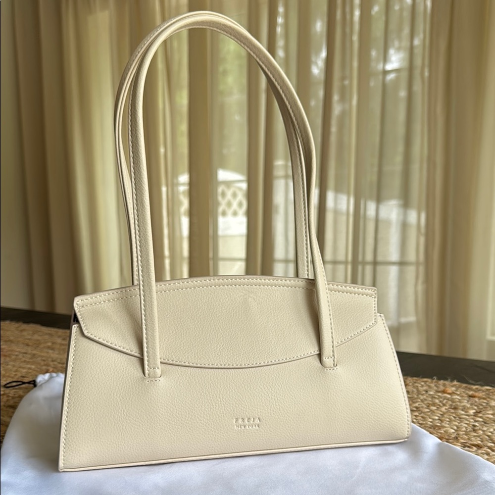 Freja Caroline Vegan Leather Bag in Oat